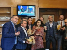 ИТН гледат пресконференцията на Радостин Василев с пуканки