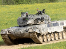 Der Spiegel: Германия попълва празния си арсенал със стари танкове от Швейцария