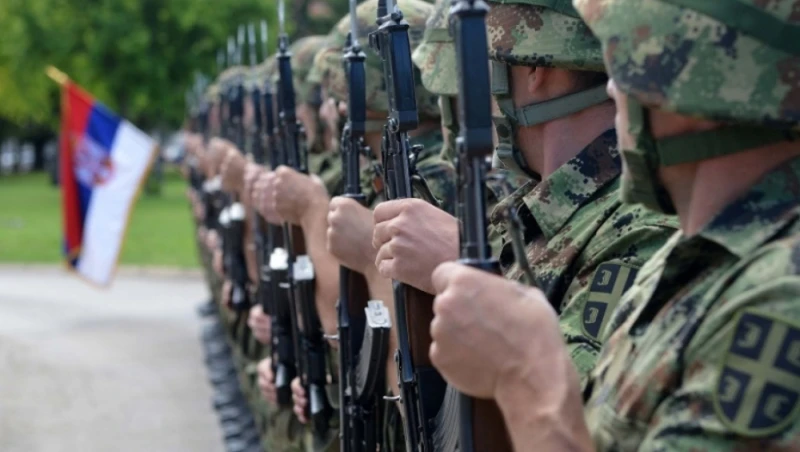 Александър Вучич повиши бойната готовност на армията и я изпрати на границата с Косово