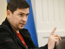 Подоляк към WSJ: Актьори продължават да играят "руския медиен сценарий"