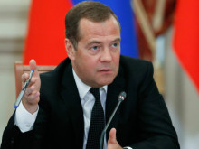 Дмитрий Медведев към Украйна: Чака ви съдбата на Ирак, Либия и Сирия