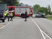 Двама души загинаха при катастрофа на пътя Русе - Бяла, кола се блъсна в тир