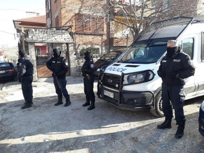 Мащабна полицейска акция в Пазарджишко, 8 са задържани
