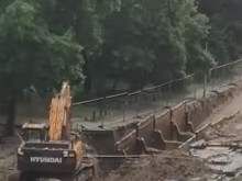 В Кючука е страшно! Багер спука газопровод, полиция отцепи района