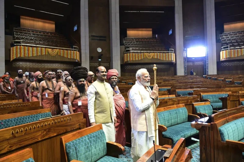 Опозицията бойкотира откриването на новия индийския парламент и "коронацията" на Моди