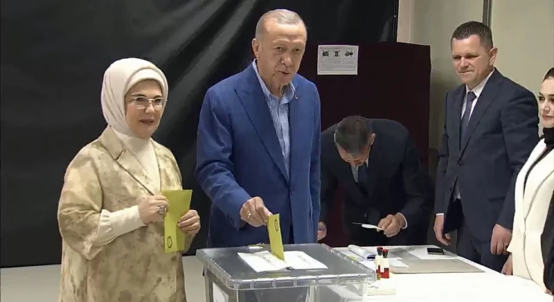 Ердоган и Кълъчдароглу гласуваха на изборите в Турция