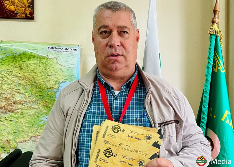 Ботев подари билети за мача със Славия на две пловдивски училища