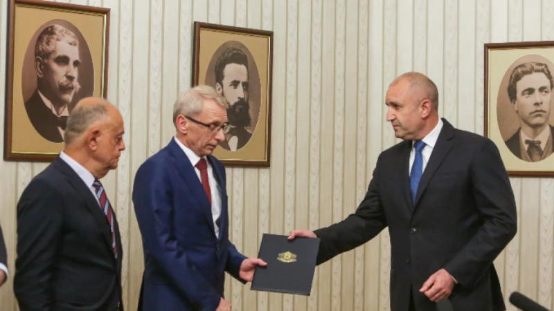 Президентът връчи втория мандат на Николай Денков