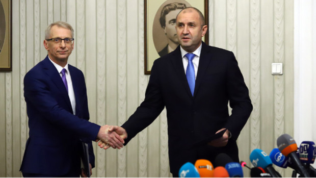 Президентът Румен Радев връчи втория проучвателен мандат на кандидата а министър-председател от