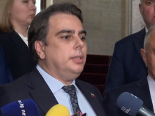 Асен Василев: Службите не служат на нито едно посолство, те са български