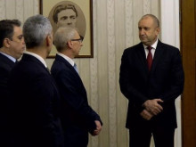 Политолог: Радев заяви директно, че не иска да има редовен кабинет