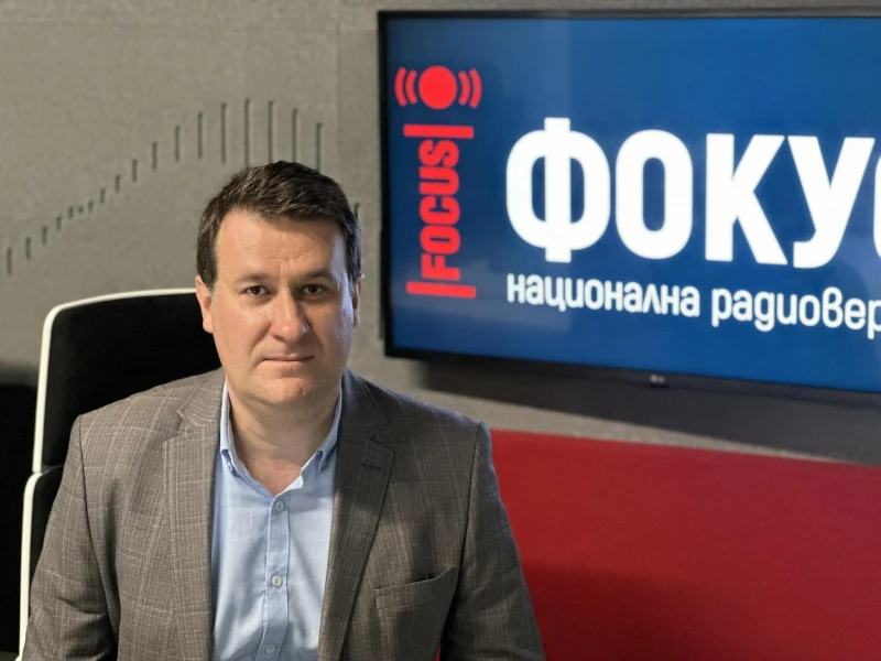 Доц. Милен Любенов: Нямаме нужда от политически заложници, а от партии, склонни да изчистят своя имидж