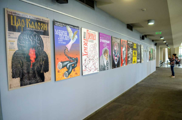 Непоказвана досега изложба от киноплакати украсява фоайето на Старозагорската опера