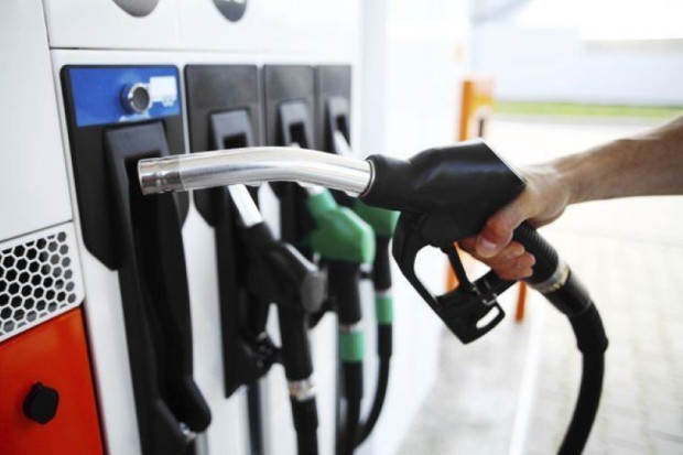 Увеличение в потреблението на горива и спад в цените на горивата през последните месеци,