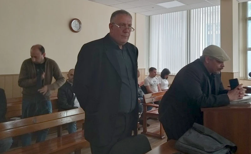 Полицай е описал минута по минута записите от камерите, заснели моментите преди и след фаталното прострелване на Жоро Плъха