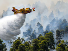 ЕС удвоява флота от противопожарни самолети в очакване на още по-големи пожари това лято