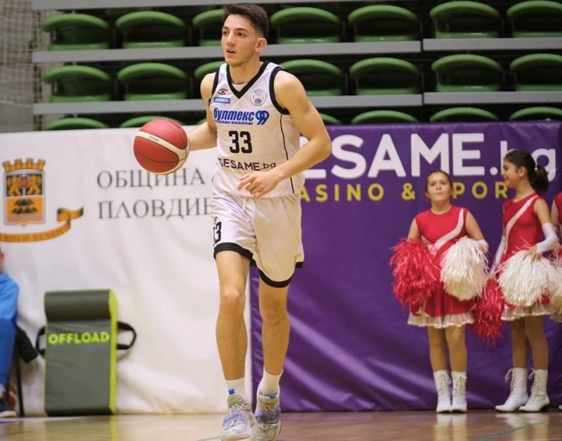 Баскетболист на Академик Пловдив в състава на България U20
