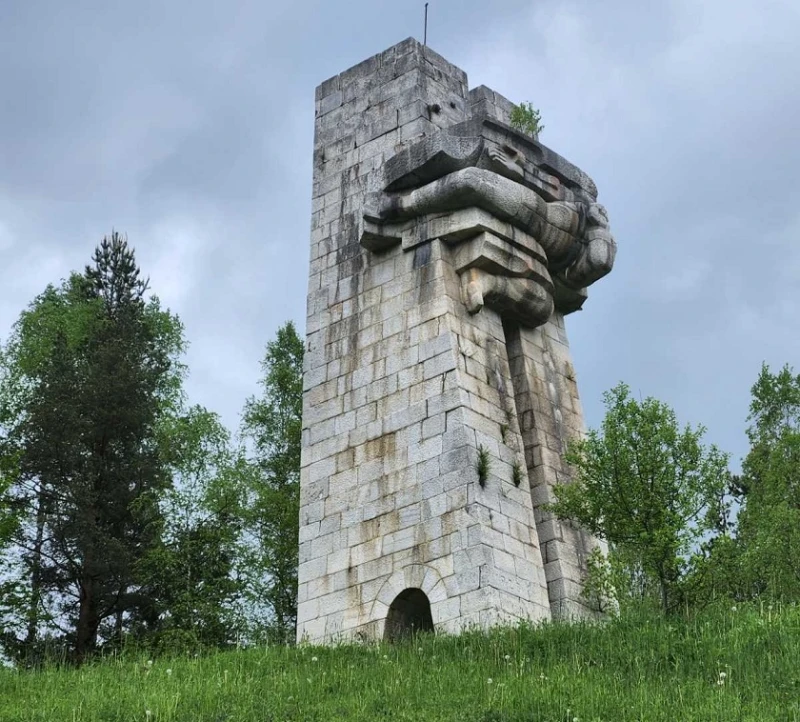 Акцията за почистване на военни паметници в Смолянско продължава в Арда