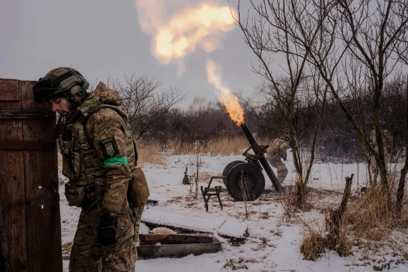 Украинците обстрелват изтеглящите се от Бахмут "вагнеровци"
