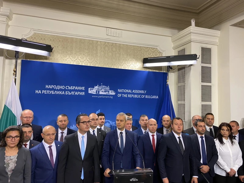 Костадинов след сблъсъка в парламента: Тези хора нямат никакво право да са в НС