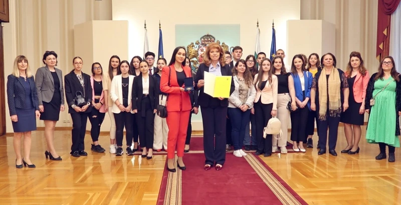 Вицепрезидентът пожела на децата да мечтаят смело