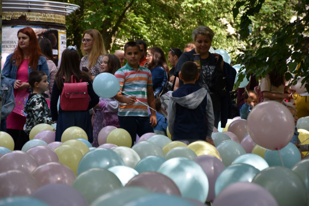 TD Стотици деца се впуснаха в забавни приключения в Градската