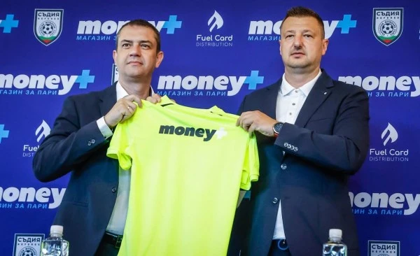 Собствениците на Локо спасяват Левски от фалит с 12 млн. лева?