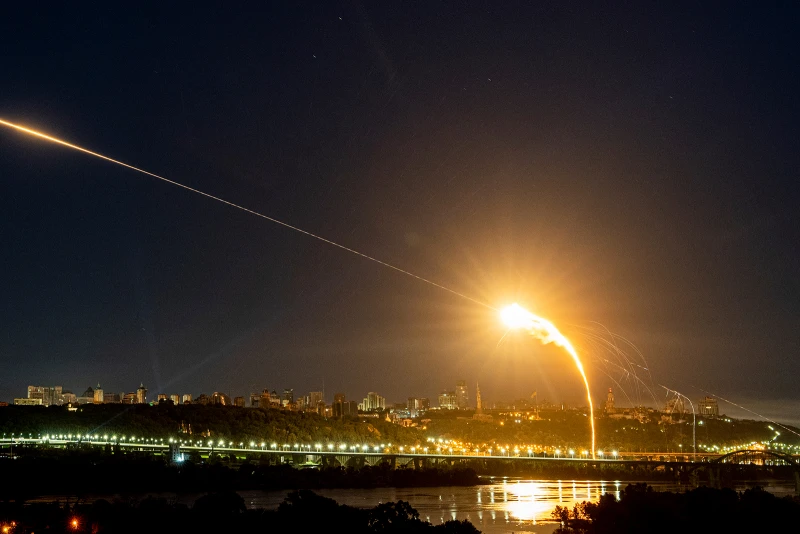 Руските сили с поредна масирана ракета атака срещу Киев