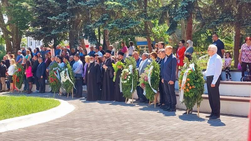 Кюстендил отдаде почит към Христо Ботев и подвига на героите