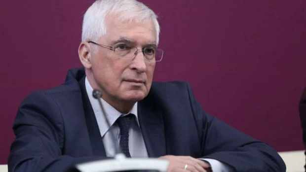 Проф. Дуранкев: Асен Василев не е лош избор за финансов министър, но главата му вече е на дръвника