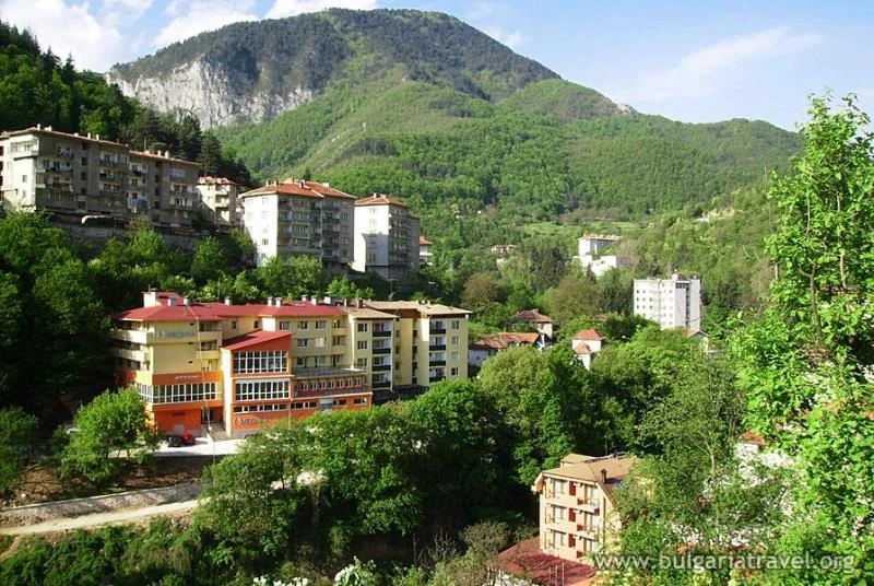 Това място - на 1 час път от Пловдив, и водата, и въздухът лекуват