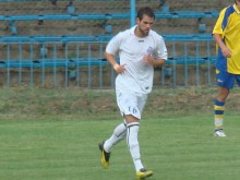 Локо в битка с други клубове за бранител на Дунав 