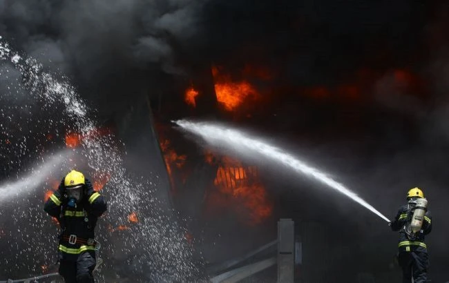 В Белгородска област обстреляха енергийно съоръжение, избухнал е пожар