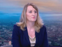 Карамфилова: За 10 месеца постигнахме много повече, отколкото редовни кабинети