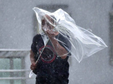 Над 40 души са пострадали при преминаването на тайфуна "Мавар" през Япония