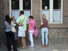 Среден (3) по математика и Добър (4) по български - най-масовите оценки на седмокласниците