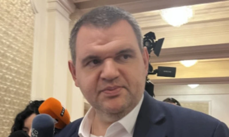 Пеевски: Ще представим общ проект с ПП-ДБ за промени в Конституцията