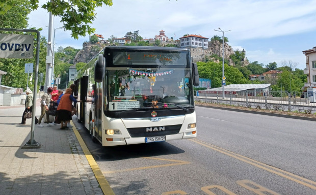 TD Автобусите по линии №9 и 15 от градския транспорт