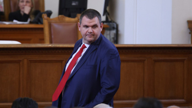 Делян Пеевски ще бъде част от Комисията по конституционни въпроси
