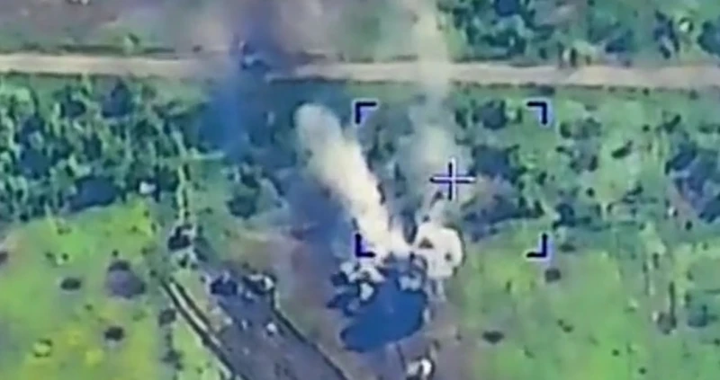 Руснаците показаха унищожение на украинска бронирана група, обявиха, че са спрели голяма атака на ВСУ в района на Бахмут