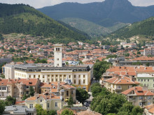 В Сливен и населените места предстои второ пръскане против кърлежи