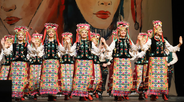 </TD
>Танците на българина“ е заглавието на спектакъла, който ще събере