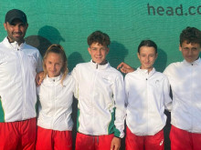 Петима родни тенисисти стигнаха "Топ 8" на турнир в Румъния