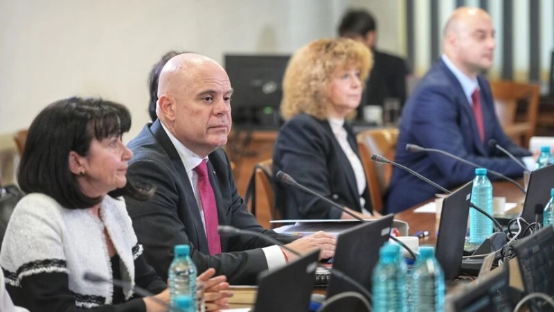 Членовете на ВСС оттеглиха първото предложение за предсрочно освобождаване на главния прокурор