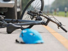 Кола блъсна 71-годишен велосипедист в Монтана, мъжът е в болница