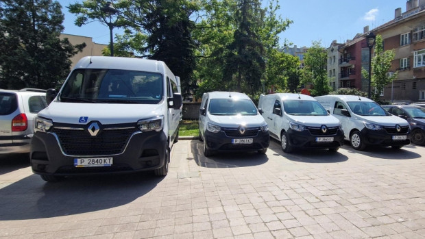Нови автомобили за социални дейсности и услуги в Русе