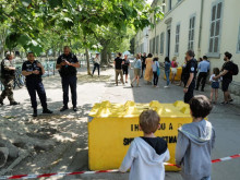 Франция е "в шок" след нападението с нож срещу деца в Анси