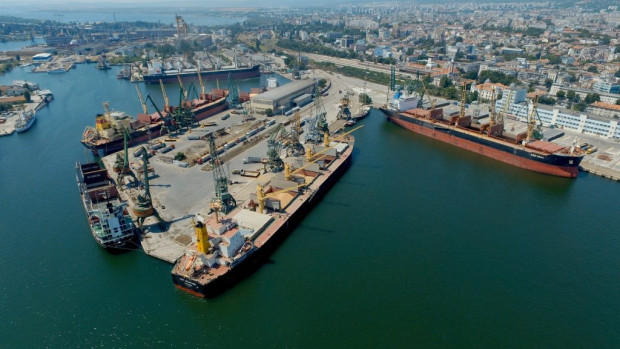Какво е бъдещето на държавното Пристанище Варна с двата терминала