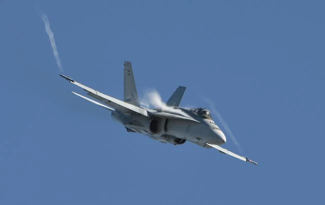 Не само F-16: Западът обсъжда да даде на Украйна друг тип боен самолет
