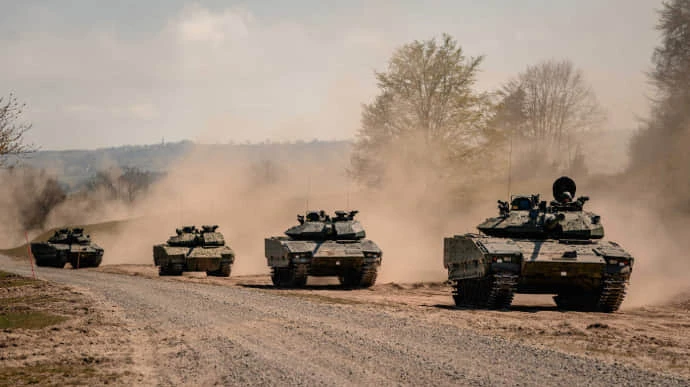 Швеция завърши обучението на украинските военни на БМП CV90